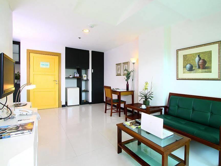 Laurel Suite Bangkok Exterior foto